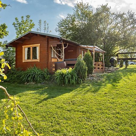 Villa Cozy Wood Hut On The Farm Trebivlice Esterno foto