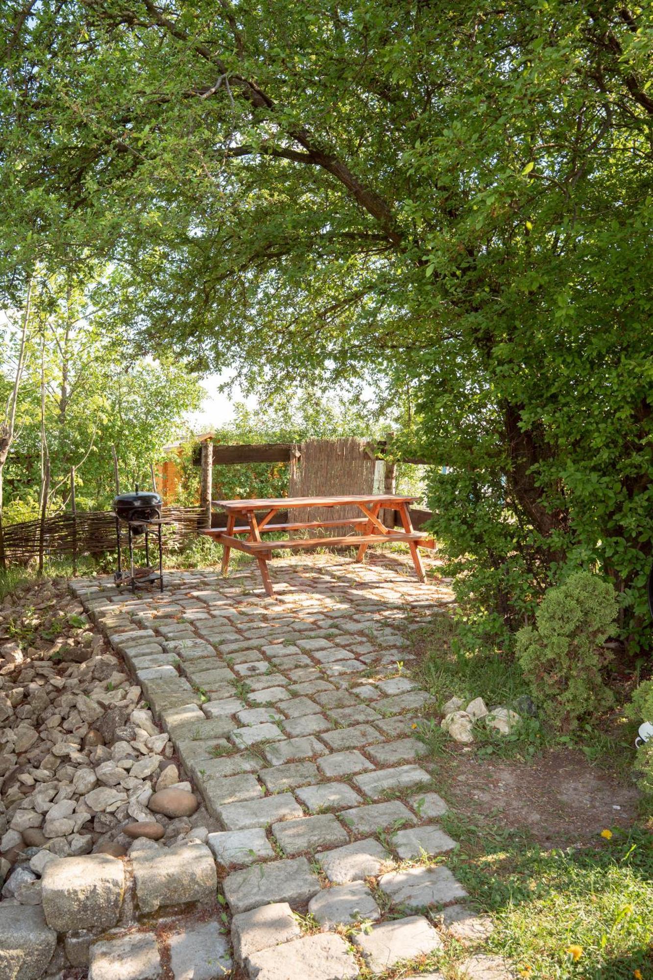 Villa Cozy Wood Hut On The Farm Trebivlice Esterno foto